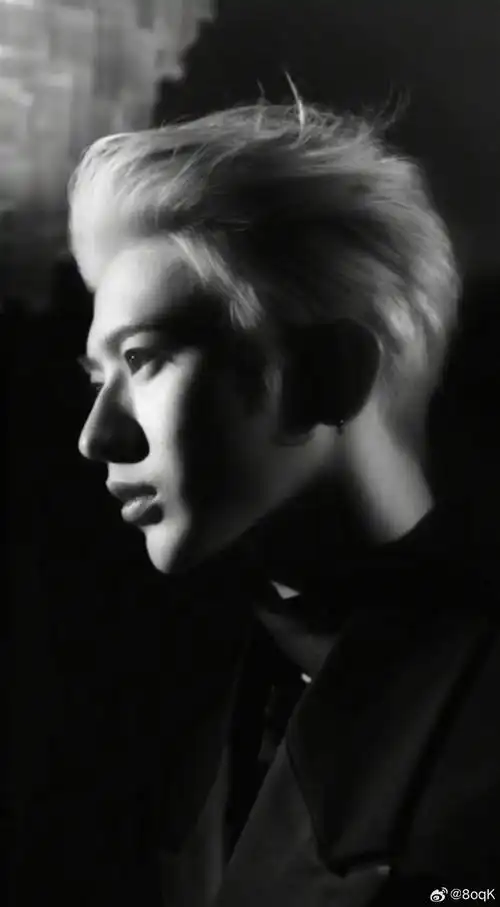 蔡徐坤超话#蔡徐坤#黑白风大哥@蔡徐坤