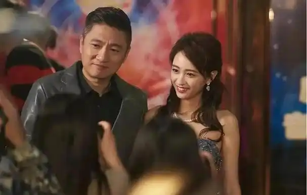 演员韩青:娶小师妹为妻,钱交夫人管,将妻子宠成宝