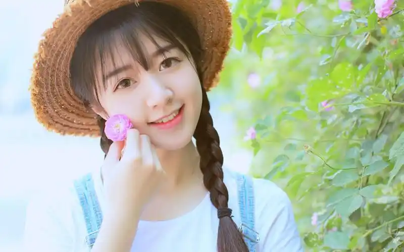 小清新夏日美女唯美写真桌面壁纸