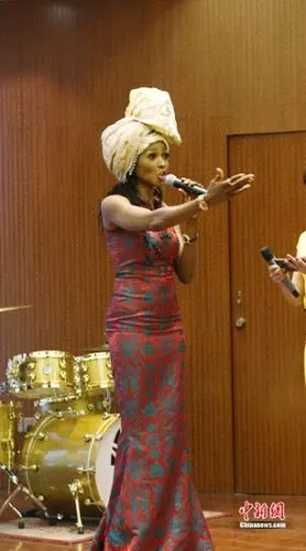 歌手玛丽亚谈公益:希望爱心感染更多人(图)