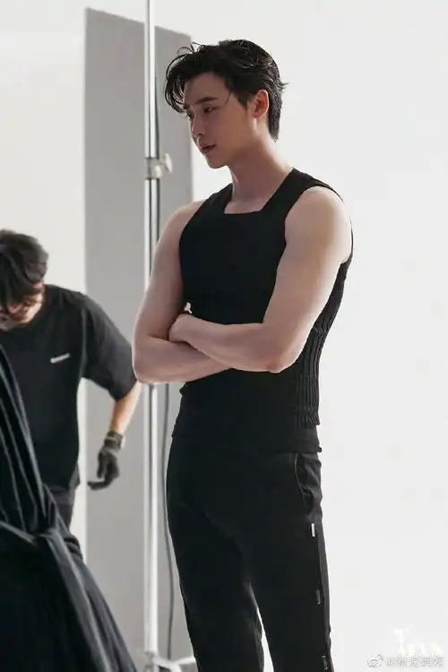 李钟硕湿发造型##李钟硕表现力