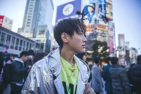 魏巡发新专辑将办10场巡演 含泪谢导师李健