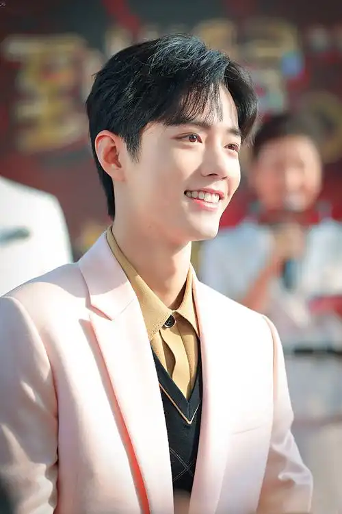 肖战壁纸图片高清笑容,肖战治愈笑壁纸