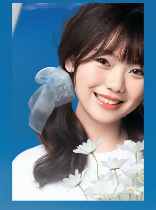 天真蓝新品夏日写真连发丝都会发光的少女