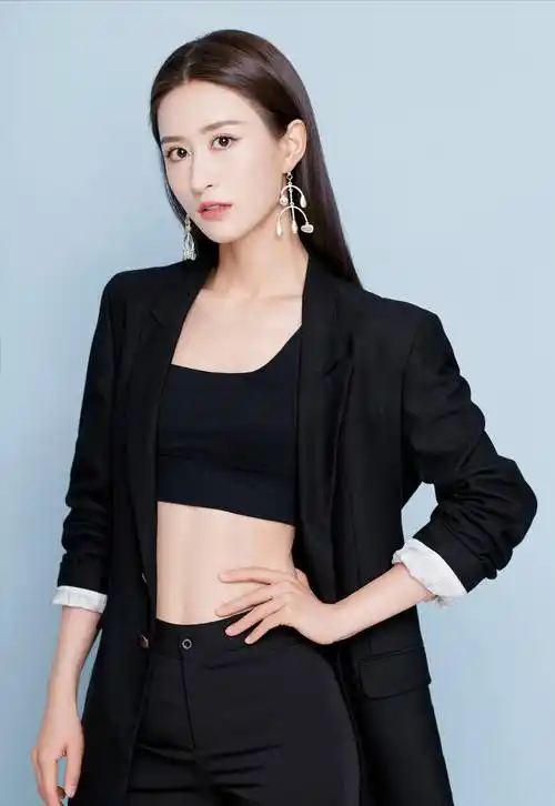 市,主演电影《蜂鸟来袭》,《楚乔传》,《如懿传》,《黑色猎杀》王莎莎