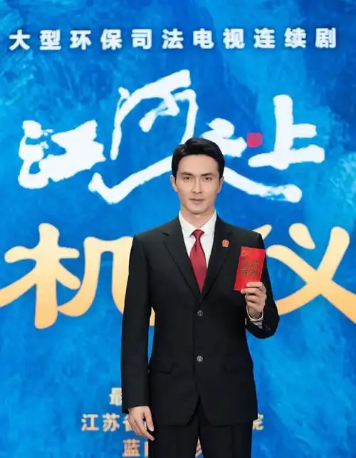 高伟光变身法官"罗大胆",基层普法遭遇居民从楼上泼水示威|马伊琍