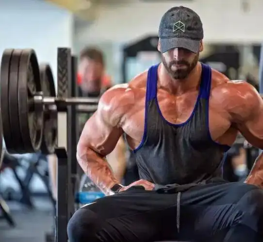 三角肌让你身材曲线更好看,如何锻炼三角肌,是人们所好奇的