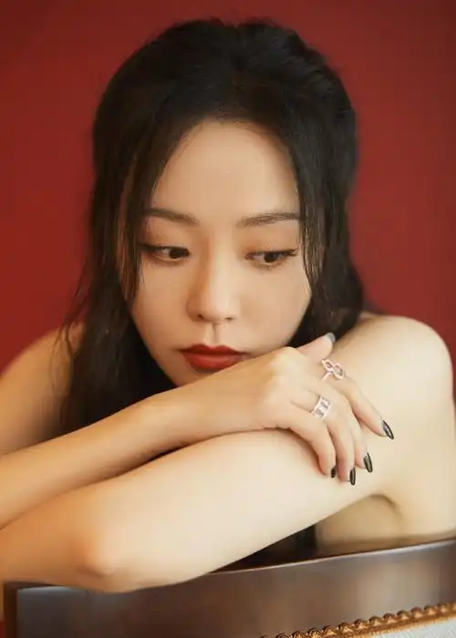 栩栩华生##时尚文化大赏##张靓颖再唱我用所有报答爱