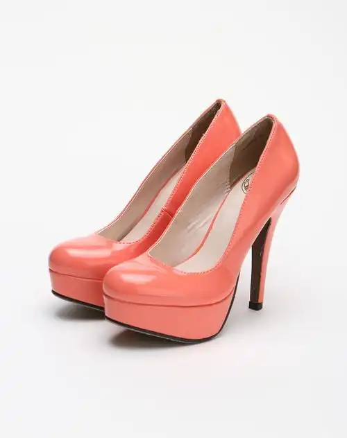 粉色漆皮公主款高跟鞋