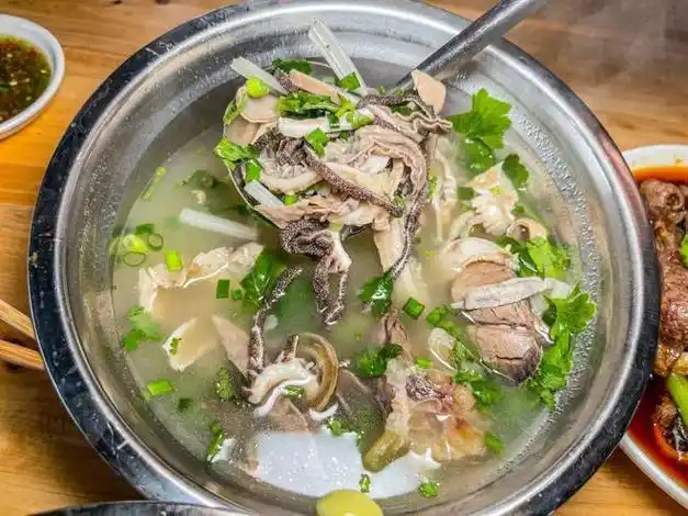 8抢单人牛肉汤锅套餐!牛肉细腻滑嫩,饱满多汁!一口入魂的感觉快冲!