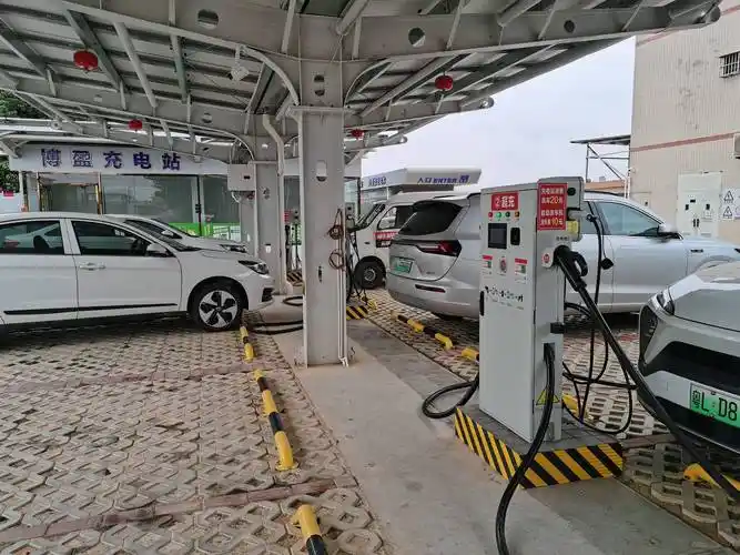 位于惠城区广仍公路与明华路交叉路口东侧的汝湖镇仍中村博盈综合能源