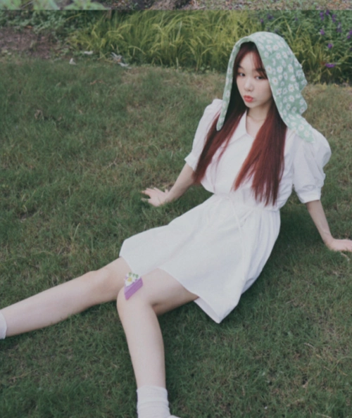 解散后的徐梦洁终于挑战白袜当她跪下的一刻这腿细爆了