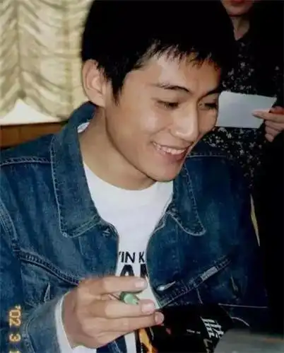 【图】刘烨为什么叫小公举呢? 诺一老爸=美少年 爱哭小公举