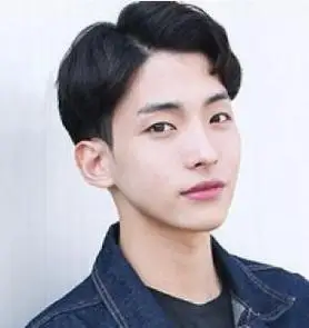 男生三七分偏分斜刘海发型图片演示男生斜刘海如何打理