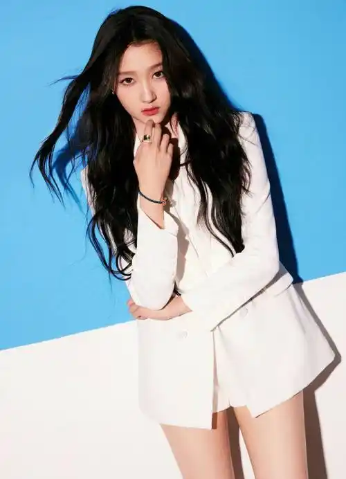 关晓彤晒新随拍