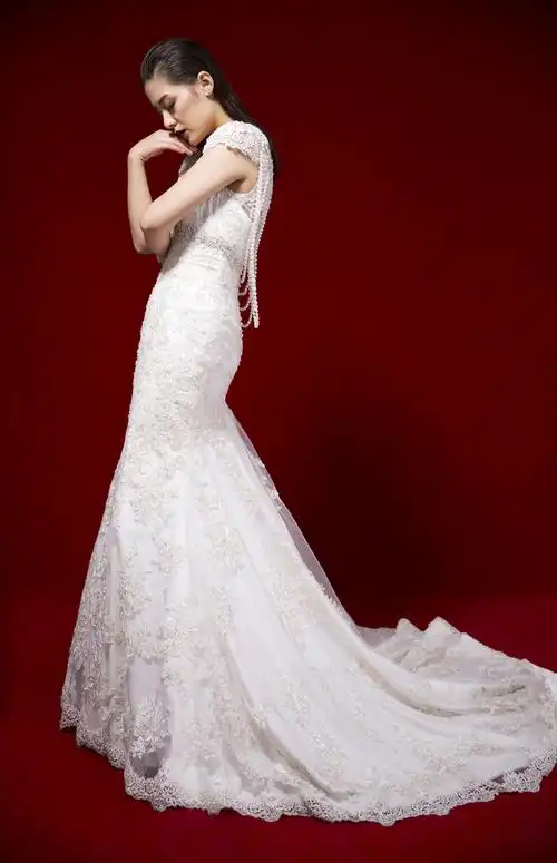 王力可时尚婚纱大片 高贵冷艳吸眼球