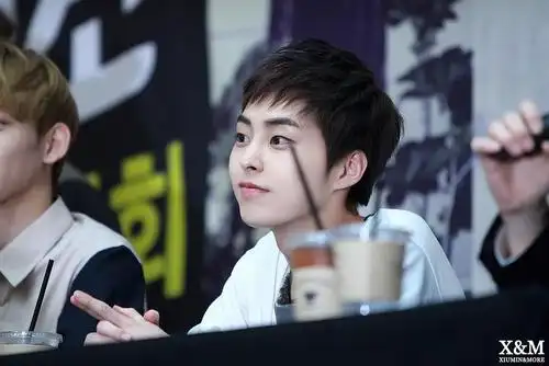 刚出道的金珉锡