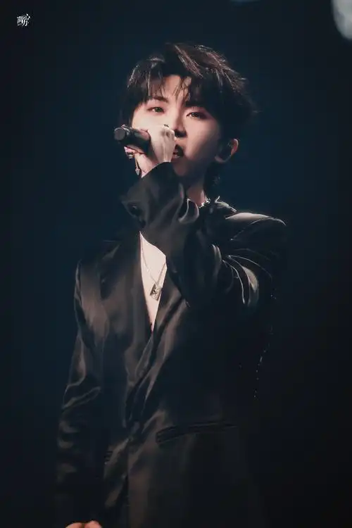 马嘉祺叁重楼暨出道四周年演唱会