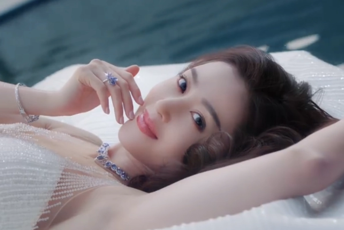 原创张天爱为七夕拍水下视频每一帧画面都超美网友可以换头像了