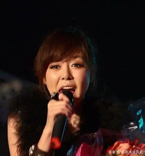 38岁超女冠军至今未嫁,为生活跑小县城商演,自嘲早就不红了!