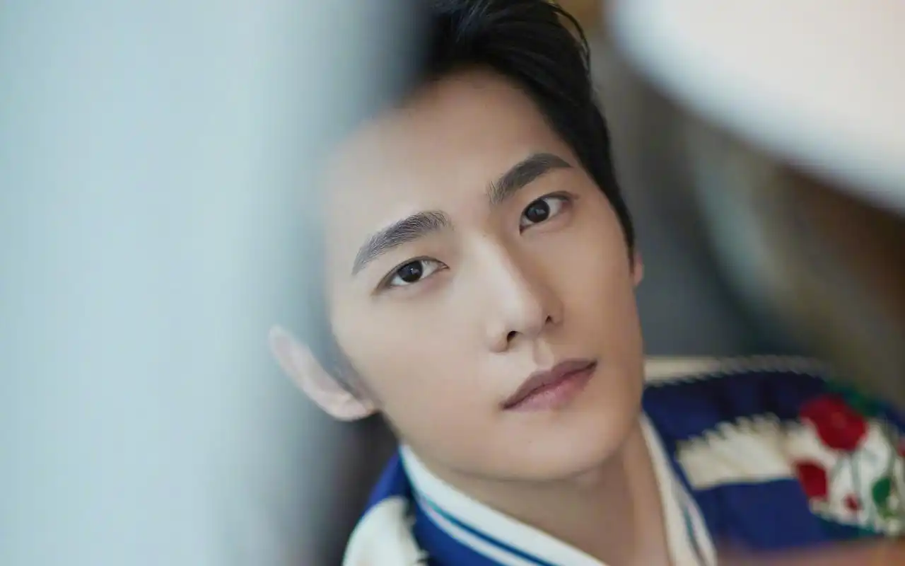 杨洋帅气高清写真电脑桌面壁纸图片高清大图预览1920x1200_大陆明星