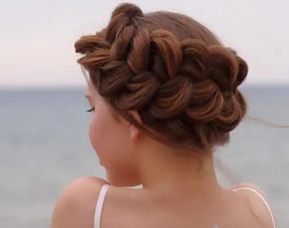 欧式复古公主盘发发型图片 复古公主盘发复古又贵气