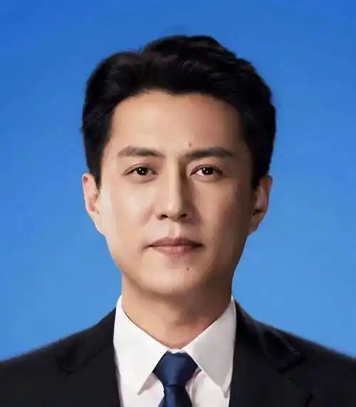 演员靳东履新中国煤矿文工团团长