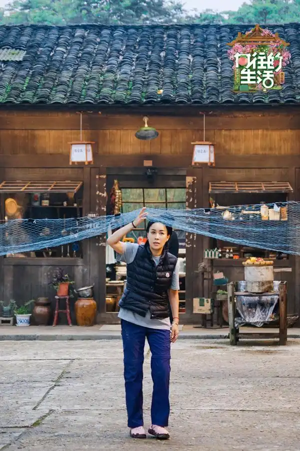 《向往的生活》第五季复古舞蹈点燃夜晚 老友重聚感怀岁月