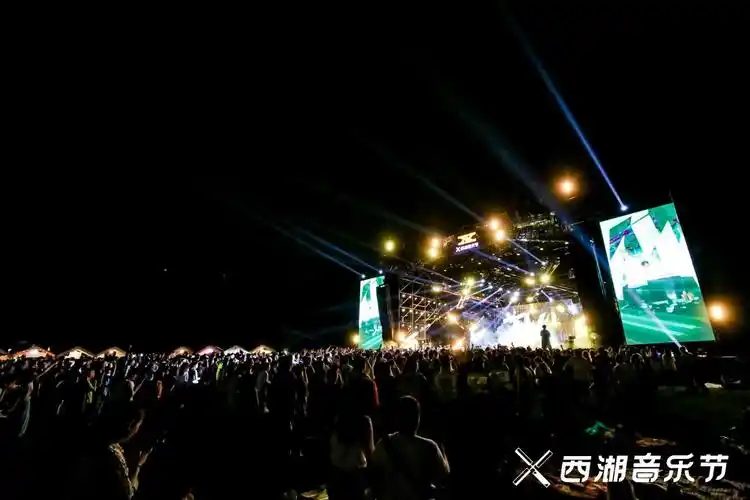 2021杭州西湖音乐节,第一舞台(主舞台h)pa系统由kv2 audio vhd5.