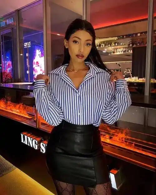 吸睛度满分的巴西混血巧克力肤色女模特_专业_能力_betty