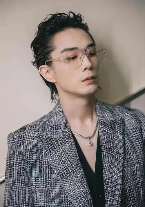 李承铉和戚薇在哪里合唱了天上飞