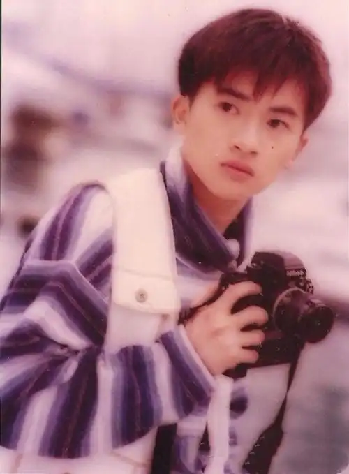 年轻时的苏有朋清秀又好看网友直呼真是萌正太的鼻祖