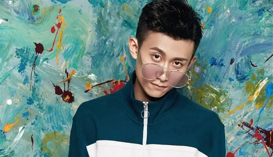 张一山:11岁为父母买房,15岁获奖,16岁息影,如今怎么样了_生活_父亲