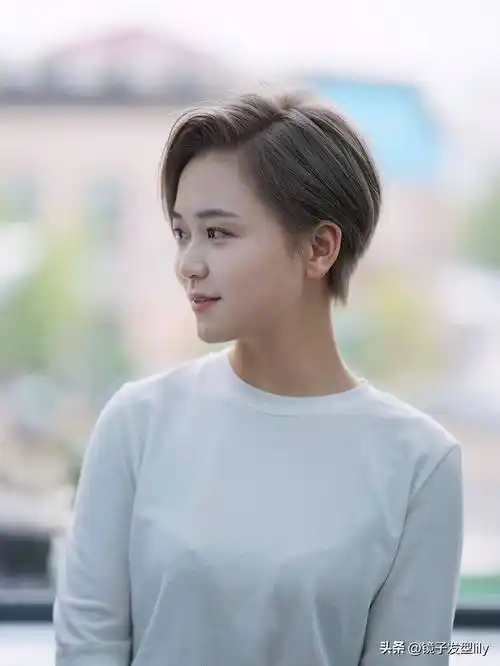 女发别乱剪,最值得尝试还是层次短发,动感还时尚