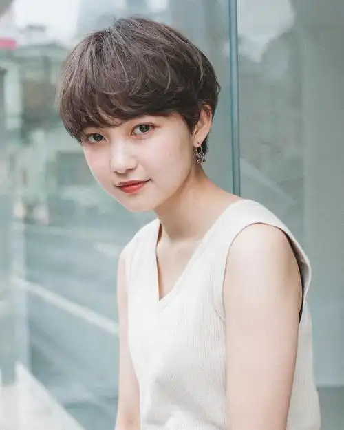 有气质又显年轻的短发发型今年很流行年底换发型就这样剪