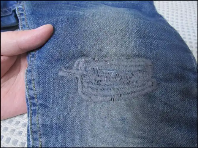 第一次缝补裤子的膝盖很神奇只是不太漂亮