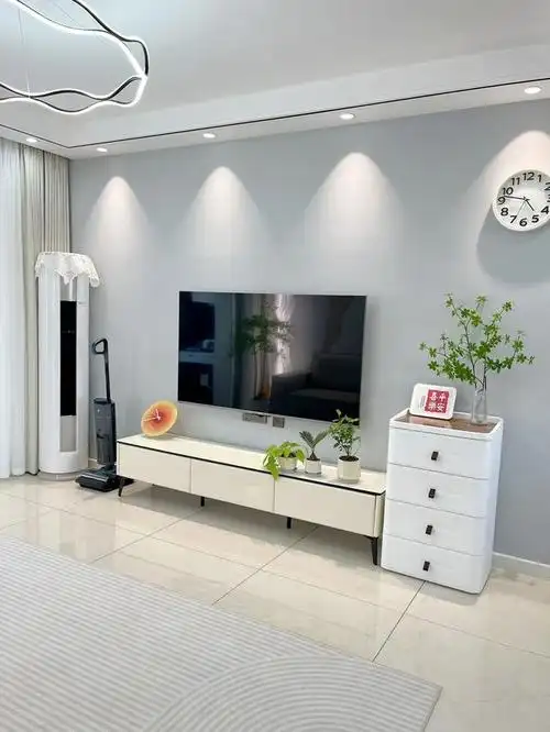 浅灰色电视背景墙晨阳水漆太空漫步 奶咖风卧室墙可可蛋奶超耐看_财富