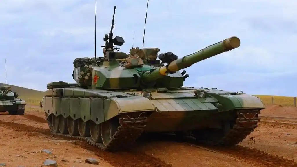 解放军现役武器装备(1):99式,99a,15式,88a,8 - 抖音