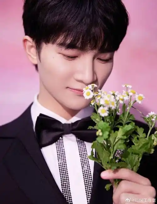 【周深】"颜值即正义"的峡谷新主