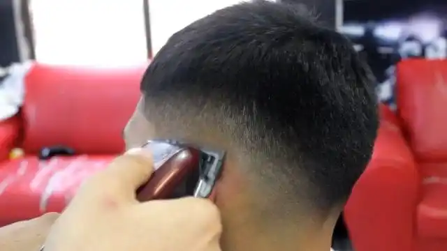 男发像这样起发脚的发型师,还能有多少个