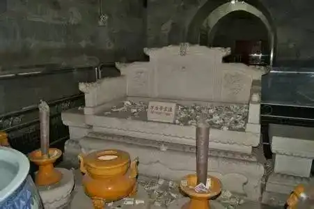 此陵墓开棺后出现奇怪景象,参与挖掘的人都遭到报应!