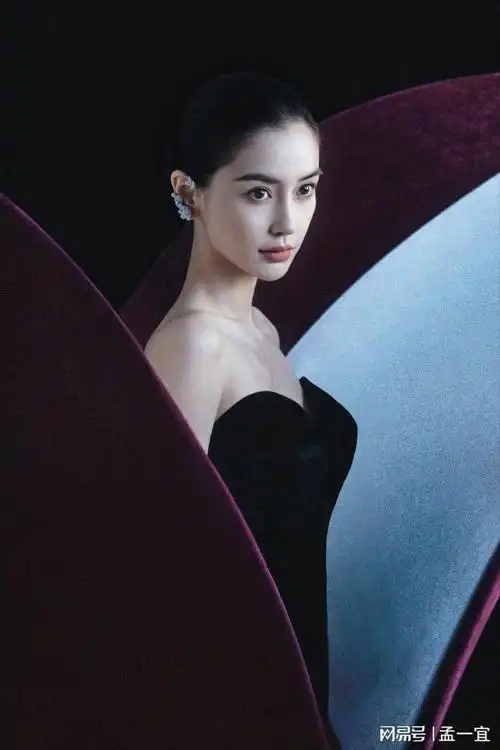 angelababy稳定发挥,肩颈线条绝美,复出归来|杨颖|妆容|裙摆|发型|穿
