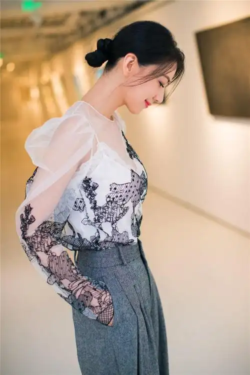 女神高圆圆不止有甜美范儿职业女性风格更迷人