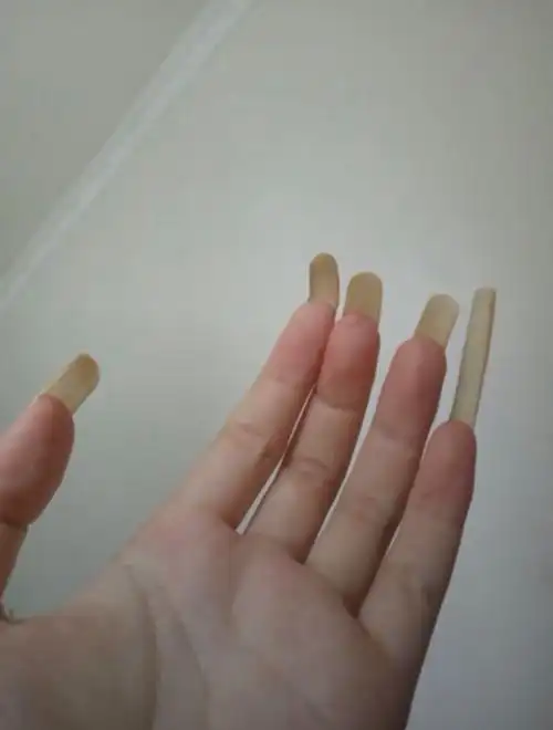 我是女生,今年26岁,喜欢留长指甲,你们觉得怎么样,漂亮吗