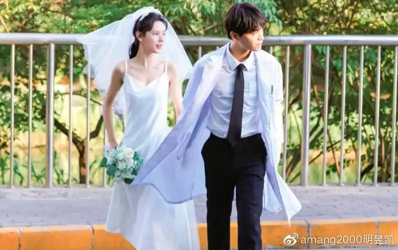 你的cp拍婚纱照时有多甜?杨紫李现还好,看到赵丽颖:血槽已空