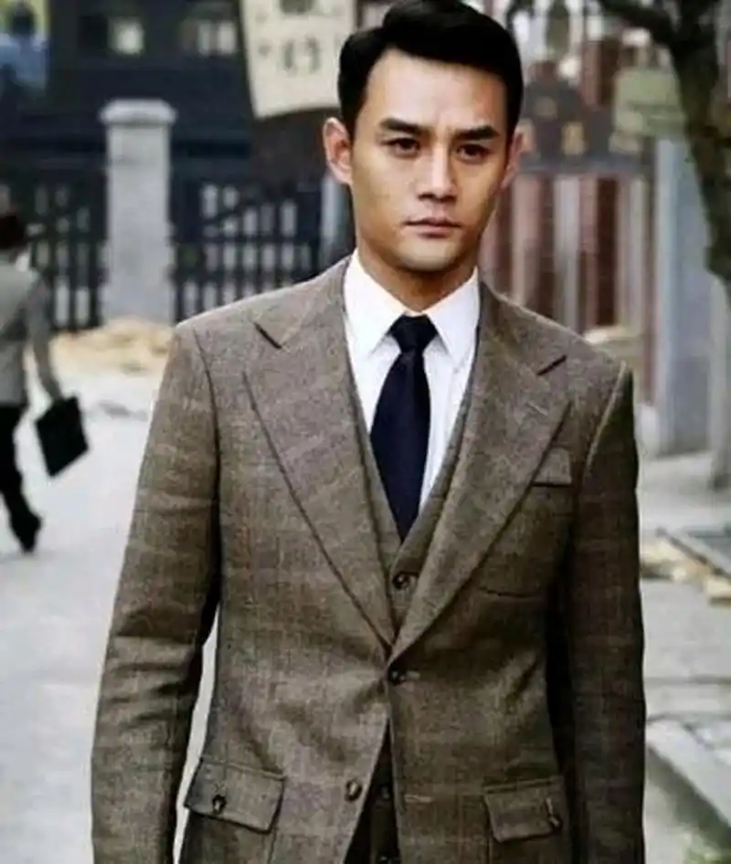 看的出来合作《伪装者》后,王凯和刘敏涛的关系真好,参加活动见面先十