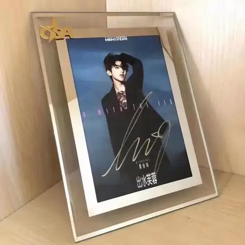 蔡徐坤亲笔签名照,三亚gq活动签含玻璃相框