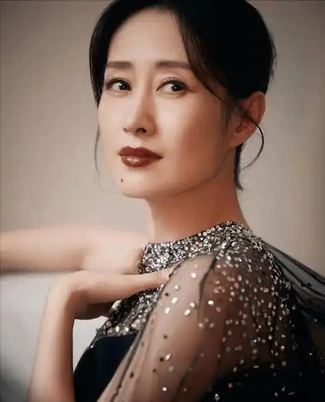 年纪越大越漂亮的女星,我只服这5位,年轻时一般,快40岁才变美_秦海璐