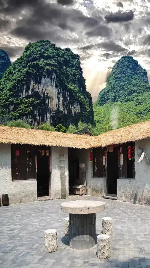 炊烟,几间寒舍几亩田,世人只见神仙境,哪知农家苦和甜,隐居,归隐深山