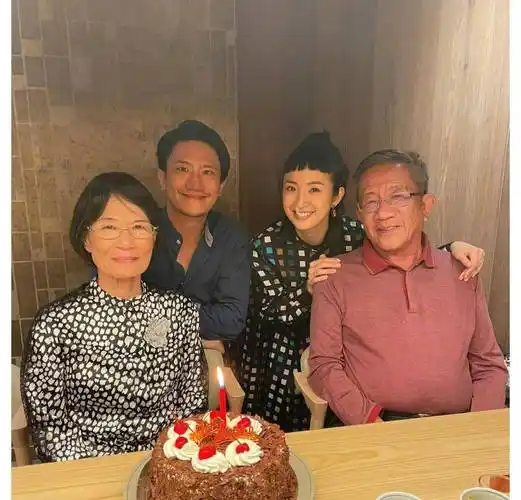 林依晨近况现身,还是软萌的娃娃脸,感叹还差4斤才能回到原来体重_孩子